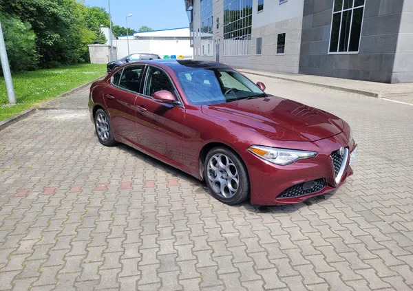 alfa romeo giulia Alfa Romeo Giulia cena 71900 przebieg: 102000, rok produkcji 2017 z Brok